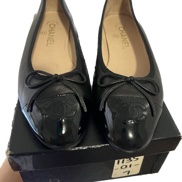 Chanel CC Interlocking CC Logo Bow Ballet Flats - Picture 15 of 15